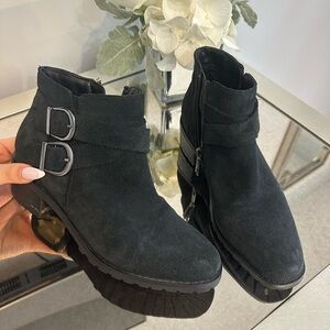 Blondo waterproof Black Suede Ankle Boots